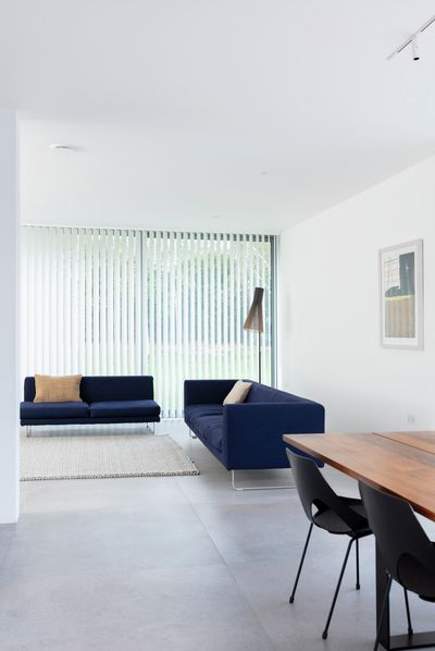 Verticale lamelgordijnsystemen, SG 2910, Palisade Revive, Gerrards Cross, London, United Kingdom