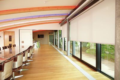 Rolgordijnsystemen, SG 4880, Versascreen 1-10%, Bowcliffe Hall, Bramham, United Kingdom