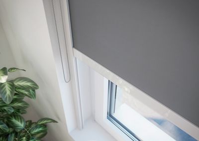 Rolgordijnsystemen, Moon